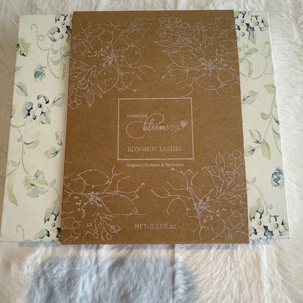 Cordelia Blooms Magnetic Eyelashes New In Box